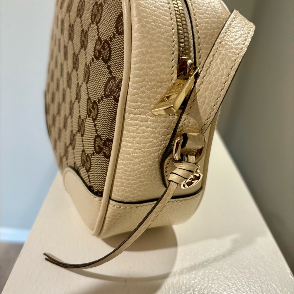Gucci Beige and Cream GG Crossbody Bag - Picture 5 of 9